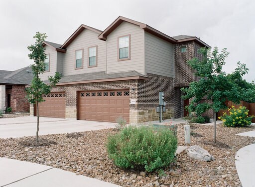 Photo - AVAILABLE NOW! LUXURY TOWNHOME LOCATED IN ...