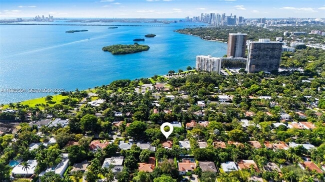 Building Photo - 911 NE 72nd Terrace