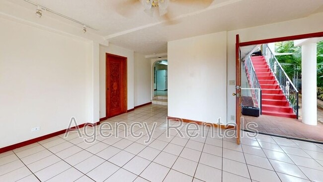 Photo - 1145 Ukana St