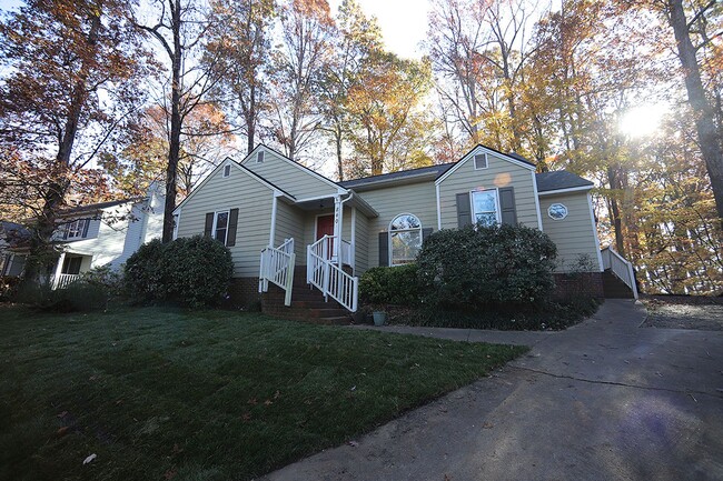 Ranch Home in Superb Downtown Cary Location - Ranch Home in Superb Downtown Cary Location