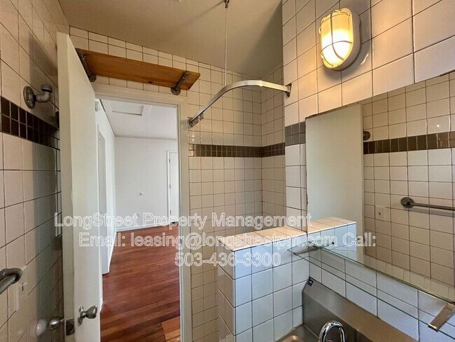 Photo - 4801 NE 50th Pl