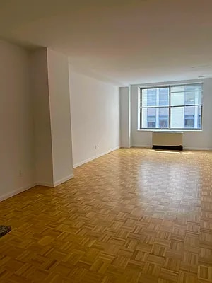 20 Maiden Ln Unit 17