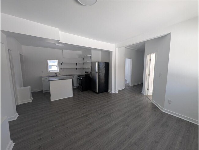 Photo - 302 E 48th St