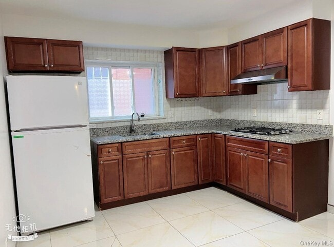 Building Photo - 142-24 59th Ave