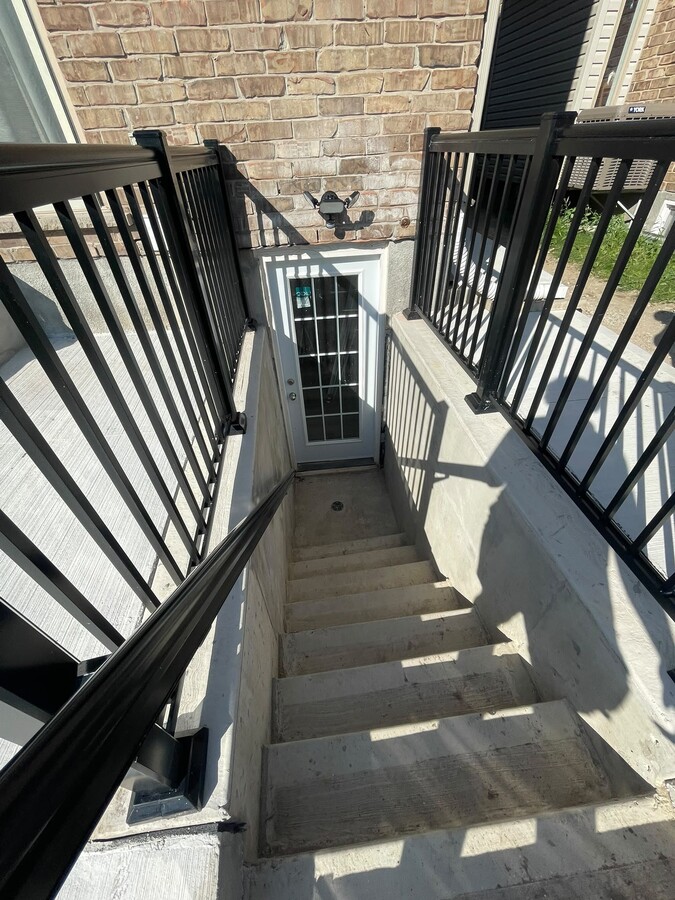 Photo - 276 Severn Dr