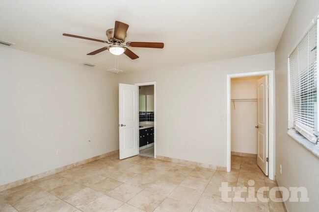 Photo - 6338 21st St N