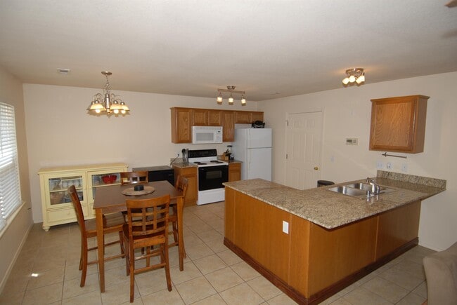 Building Photo - 2355 Skyler Dr Rental