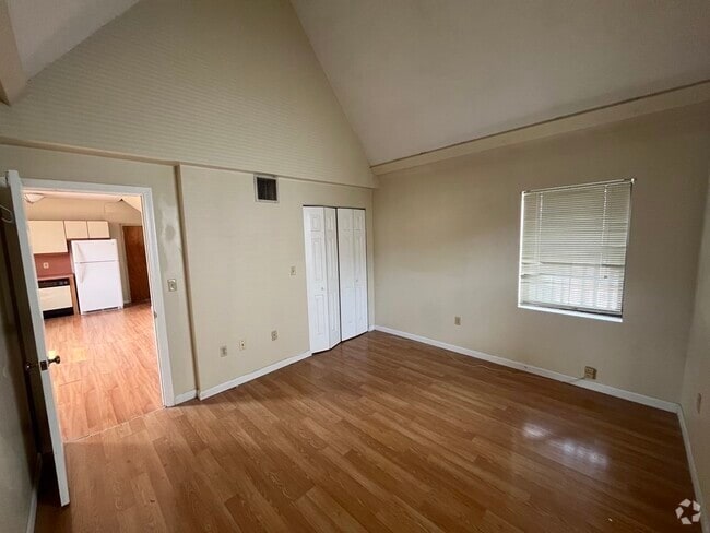 Building Photo - 484 E 4th St Unit 1 Rental
