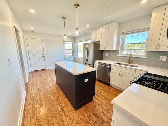 Photo - 4816 W Henderson St Unit 1