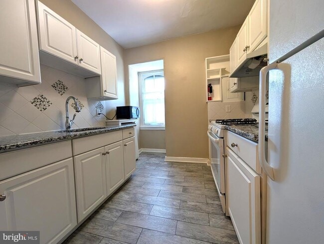 Photo - 3800 Terrace St