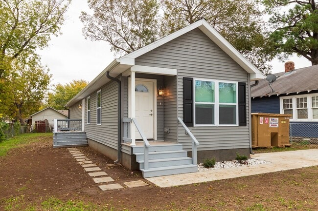 Building Photo - Charming 3-Bedroom Home with Spacious Yard in North Tulsa