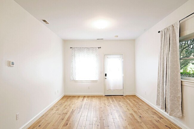 Photo - Charming Pet-Friendly Rental Near Pantops & Downtown Unit Poplar St 1201 #B