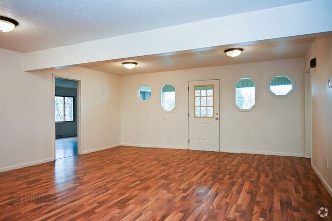Building Photo - 315 Summit Ave N Unit B (upper front) Rental