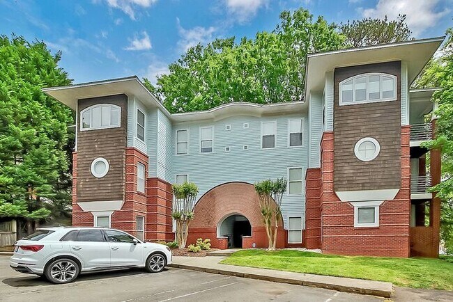 Photo - Stunningly Updated 2BD/2BA Ground Floor Un... Unidad APT A