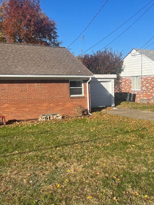 Photo - 106 Larry St