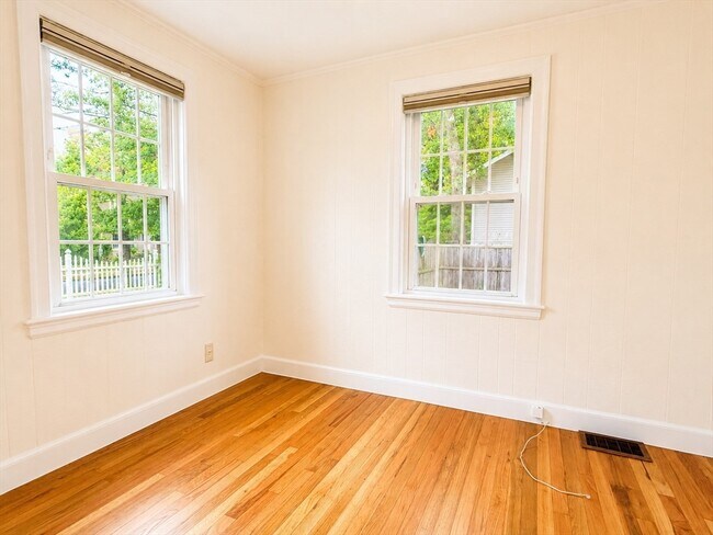 106 Russell Rd