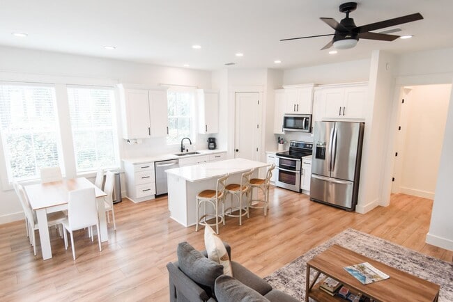 Photo - Elegant 4-Bedroom Home in Lakeside at Blue...