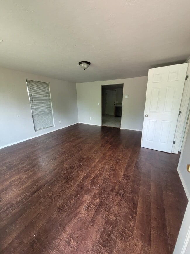 Photo - 313 W Maple Ave