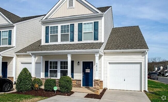 Building Photo - Charming 3 Bedroom, 2.5 Bath End Unit in S... Rental
