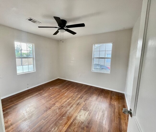 Photo - Updated 4 bedroom home in South Lawn