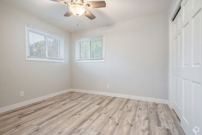 2BR, 1BA - 850SF - Bedroom