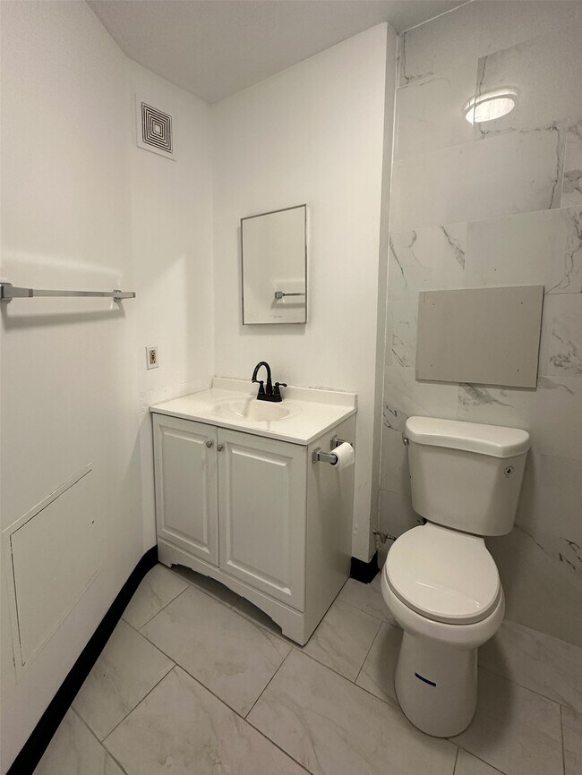 Photo - 99 Oak St Unit 6