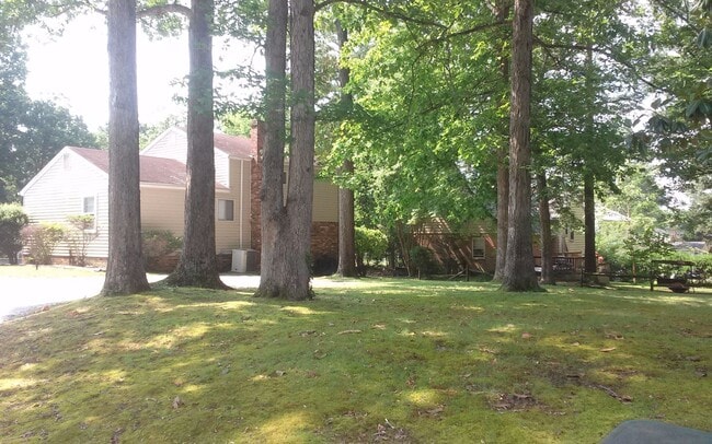 Photo - 3 bedroom 2 bath Tri-level Home In western...