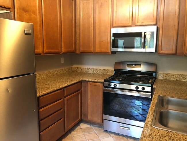 Photo - Super Cute and Close to Lake! Ready for Immediate move in!