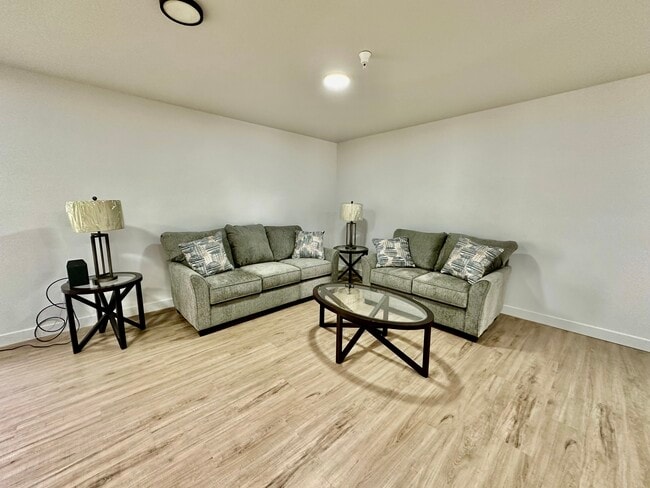 Building Photo - 404 E 5600 S Unit 212-B Rental