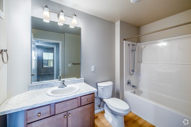 3BR, 2BA - 1,329SF - Bathroom