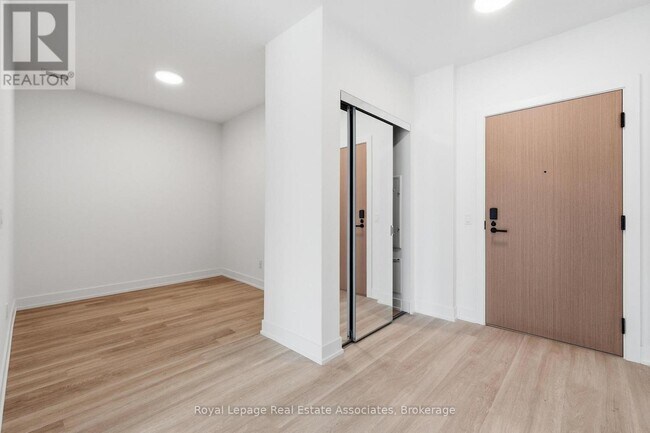 Photo - 25 Cordova Ave Unit 416