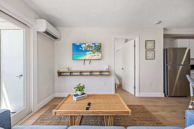 Photo - 637 S Orlando Ave Unidad ID1245227P