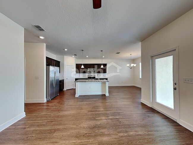 Photo - 4324 Reisswood Loop