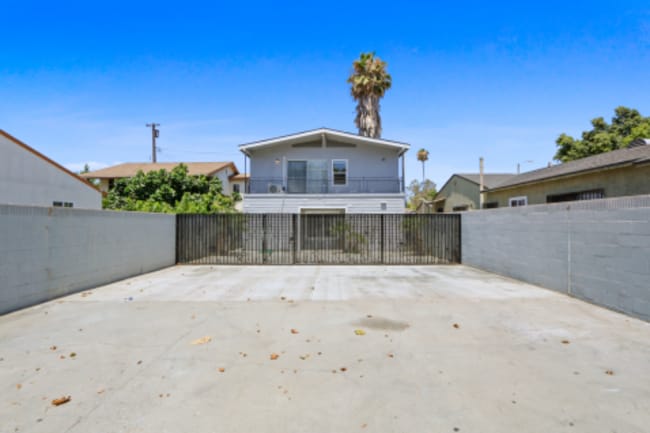 Photo - 1337 E South St Unit 1337