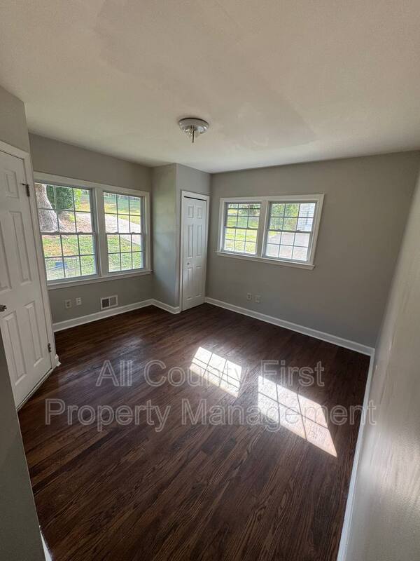 Photo - 1093 Fayetteville Rd SE