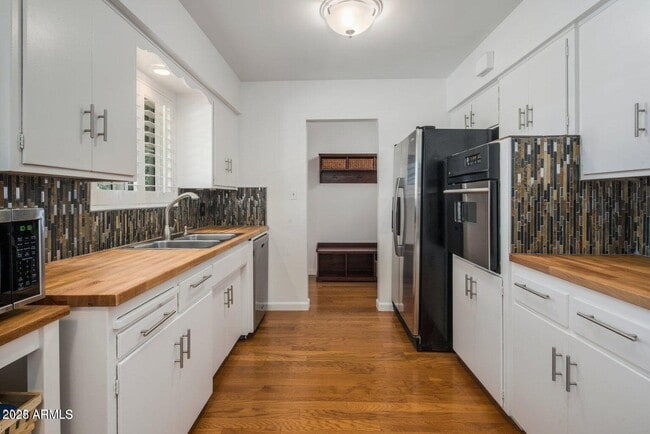 Photo - 1609 W Lawrence Rd