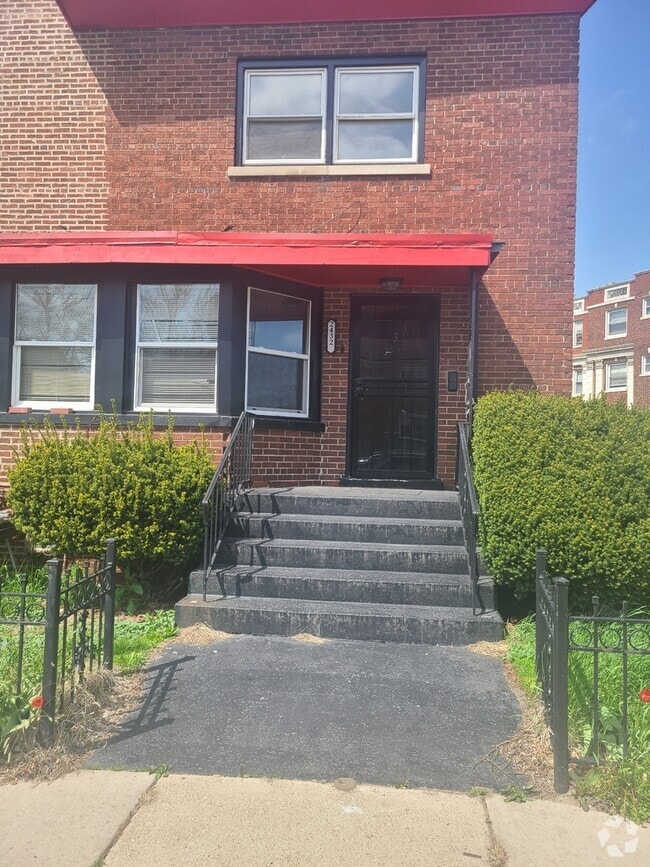 Building Photo - 2432 E 73rd St Rental