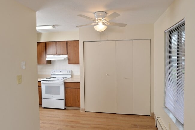 Meadowbrook Lake Apartments