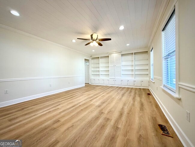 Photo - 305 Hillside Dr