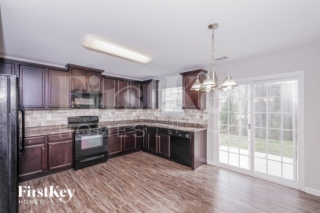 Photo - 2025 Misty Rose Lane