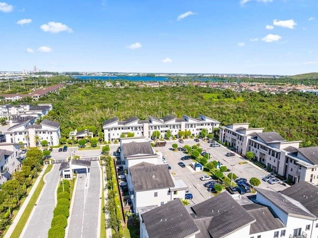 Building Photo - 10419 NW 82nd St Unit 12