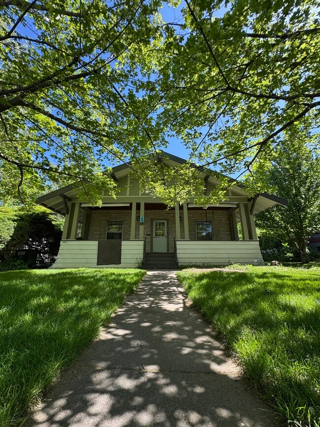 Building Photo - 430 S 8th Ave