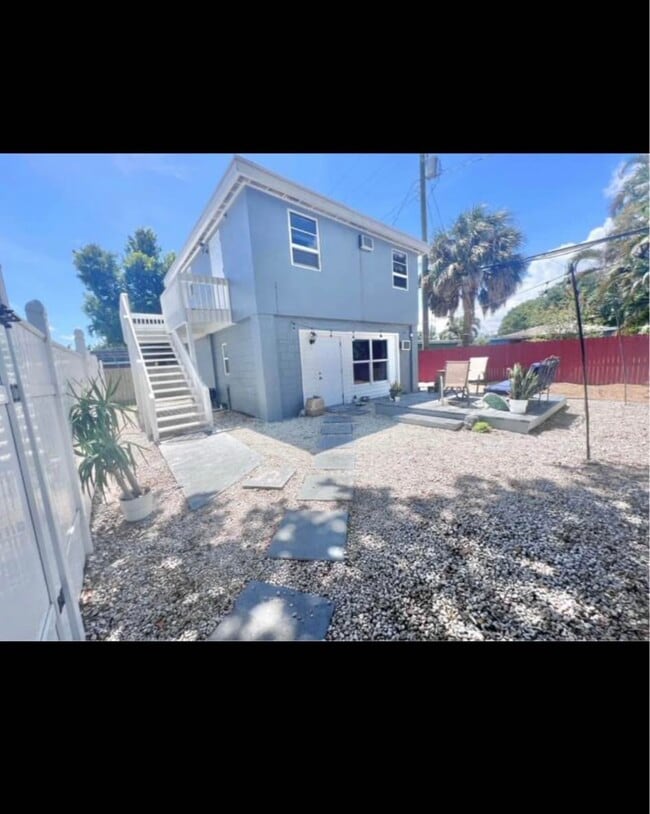 Photo - 1441 NE 3rd Ave Apartamentos Unidad 3