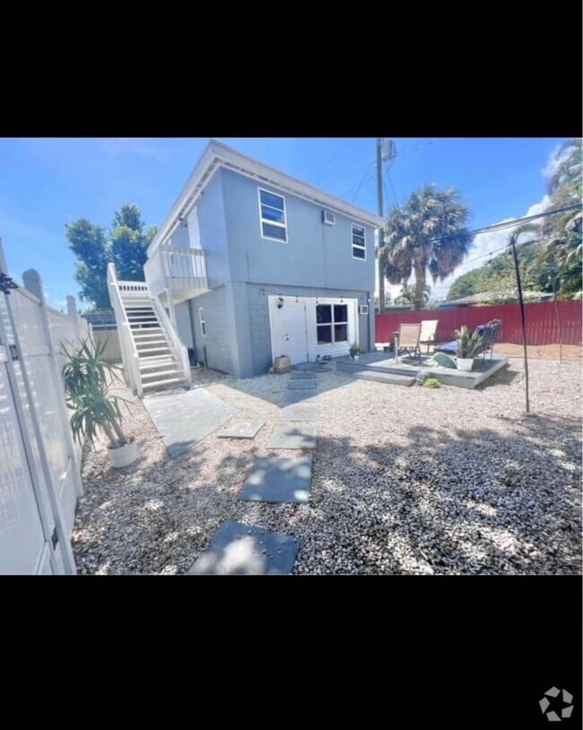 Building Photo - 1441 NE 3rd Ave Unit 3 Rental