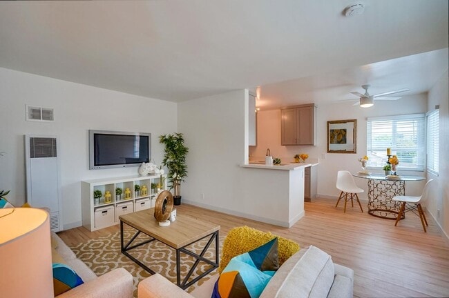 Photo - 359 East Esther Street