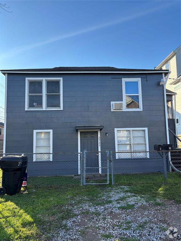 Building Photo - 2725 Rutland St Rental