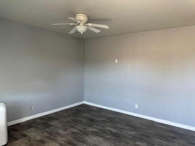 Photo - <b> One Bedroom Upstairs Apartment Close to Renown & VA Hospital<br><br> Unidad D