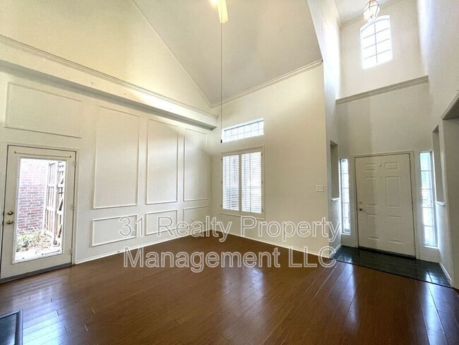 Photo - 4108 Hedgerow Dr