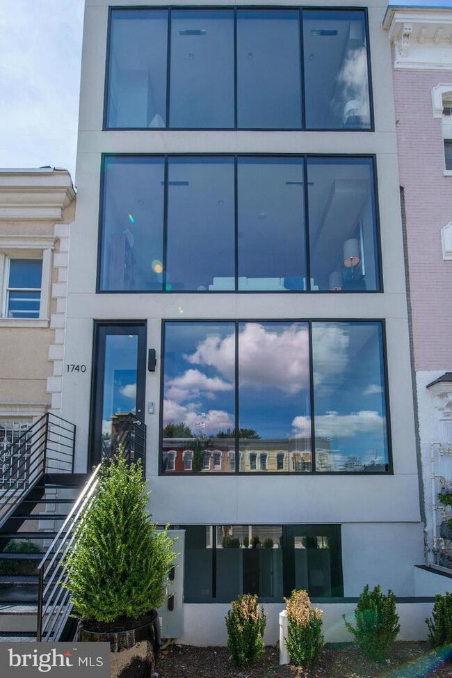 Photo - 1740 6th St NW Unidad #1