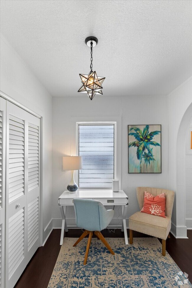 Building Photo - 1026 Varela St Rental